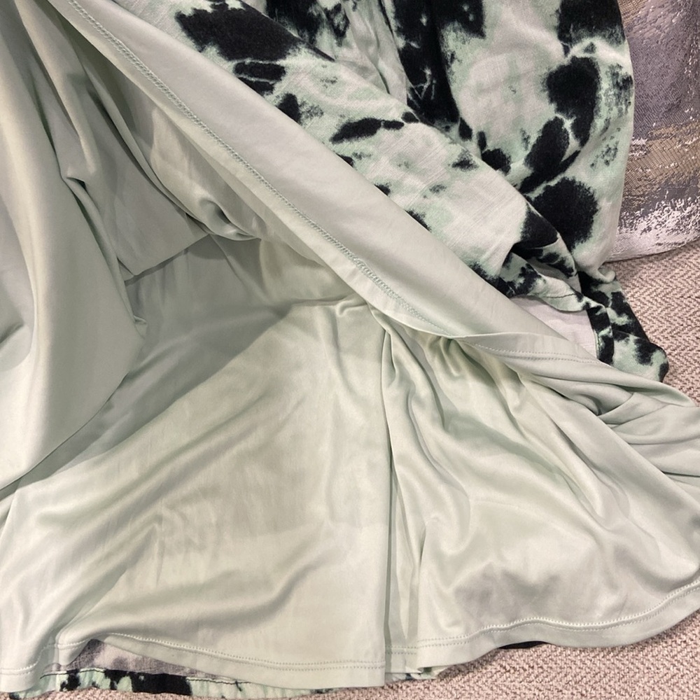 Torrid sweetheart green & black tie dye skater dress size 0 EUC! - Picture 8 of 12